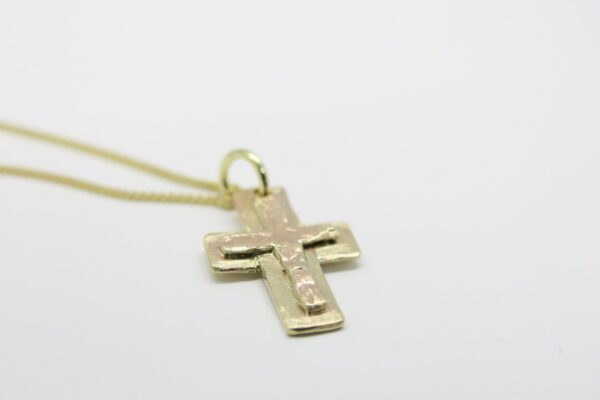 Edel! 333er Goldkette mit gehämmertem Kreuz
