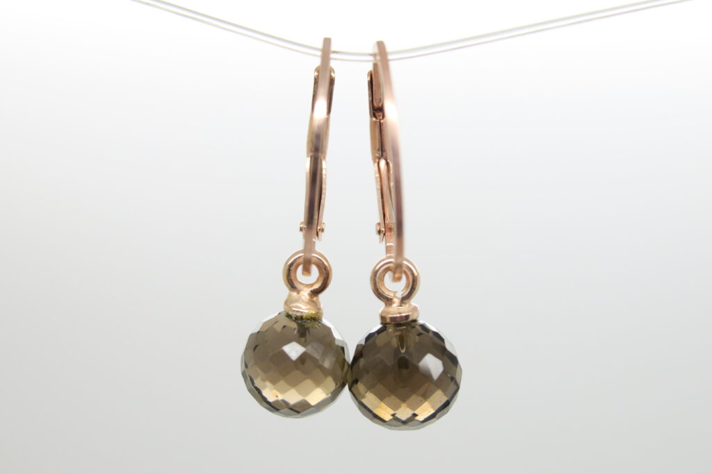Funkelnde Rauchquarzkugeln als Einhänger für die neue Wechselschmuck Kollektion Creolen/ Ohrhaken in Sterlingsilber/ vergoldet/ rosè vergoldet