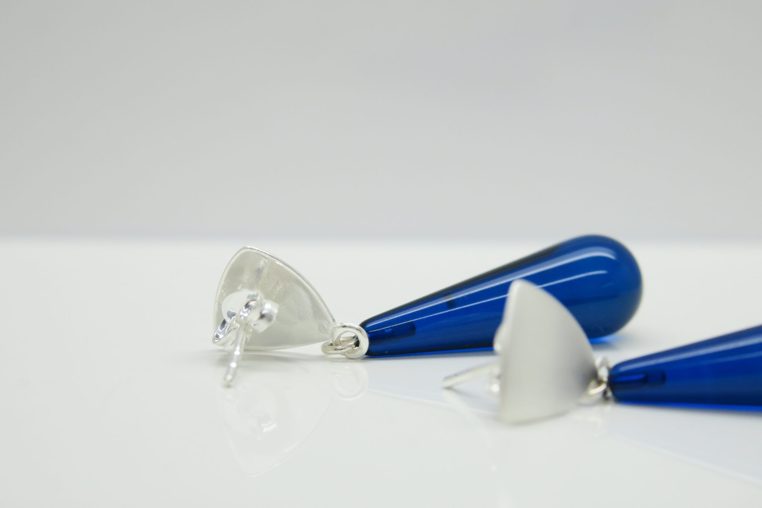 Blauer 925 Ohrstecker Eleganter - Pebbles-Schmuckdesign Bernstein Silber